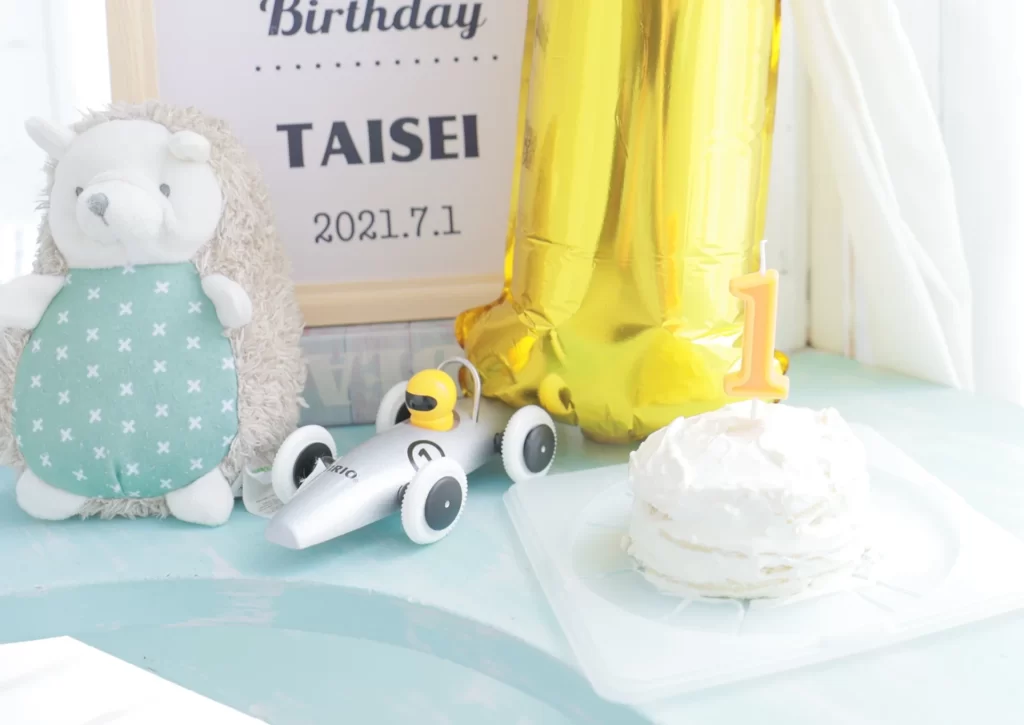PhotoStudioLiange（リアンジュ湘南）の誕生日記念撮影・1歳の誕生日写真（ファーストバースデーフォト）で使用するスマッシュケーキの例