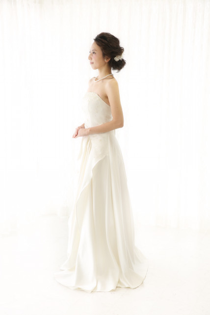 PhotoStudioLiange（リアンジュ湘南）のウェディングフォト・結婚式前撮りのブライダル写真撮影での貸し出しドレス*９号　チューブトップ