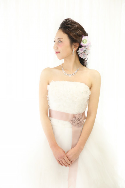 PhotoStudioLiange（リアンジュ湘南）のウェディングフォト・結婚式前撮りのブライダル写真撮影での貸し出しドレス*Ｌ-5　ピンクリボン　（ロケ撮影可)