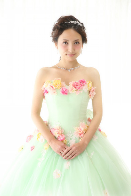 PhotoStudioLiange（リアンジュ湘南）のウェディングフォト・結婚式前撮りのブライダル写真撮影での貸し出しドレス*Ｌ-7　グリーンフラワー